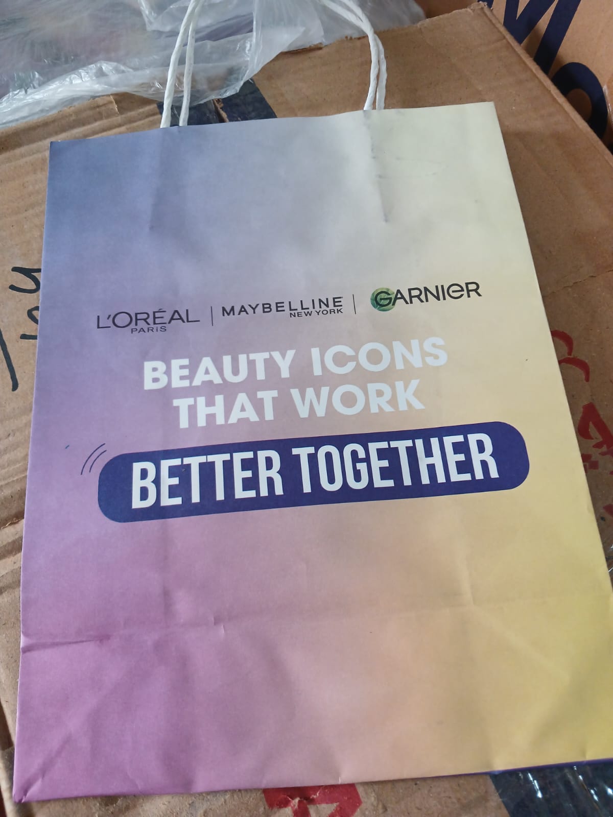 FOC - Maybelline New York Hand Bag