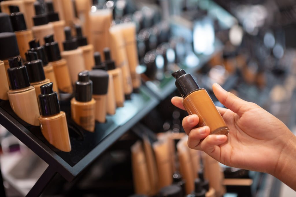 How To Select The Right Foundation For Your Skin Tone?