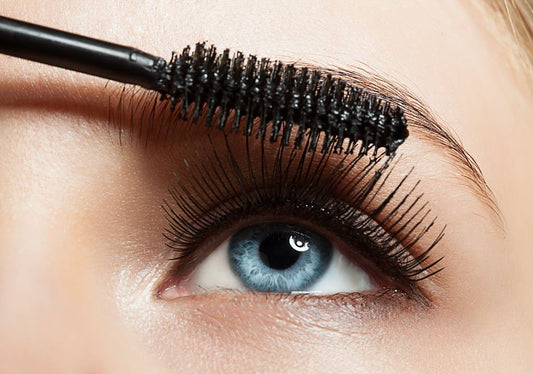 The 5 Best Drugstore Mascaras According To Expert Recommendations