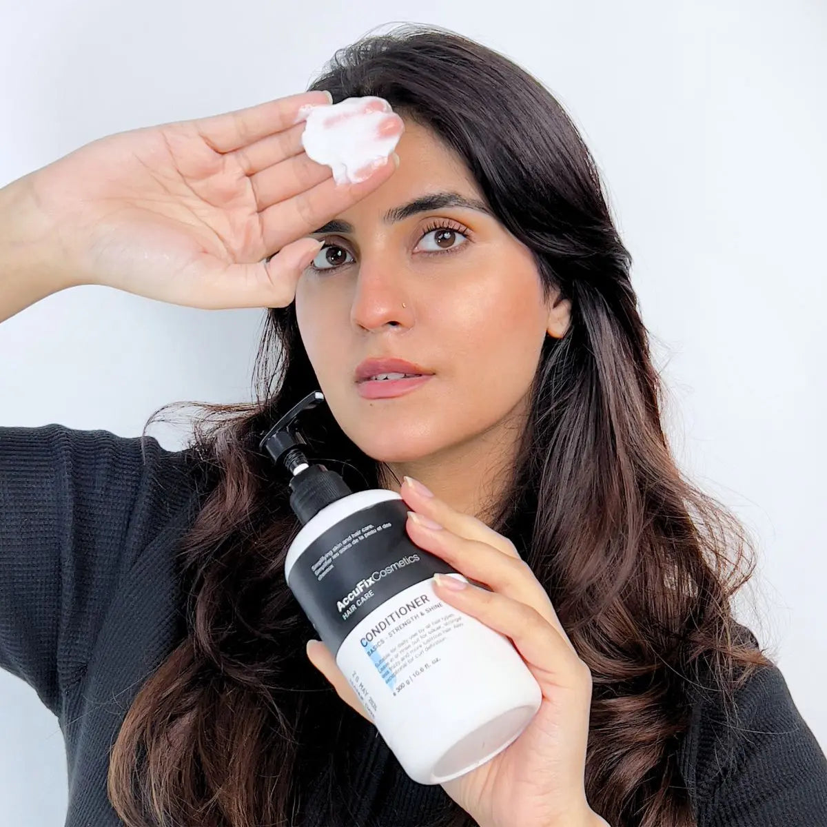 Texture of Hair conditioner - AccuFix Cosmetics