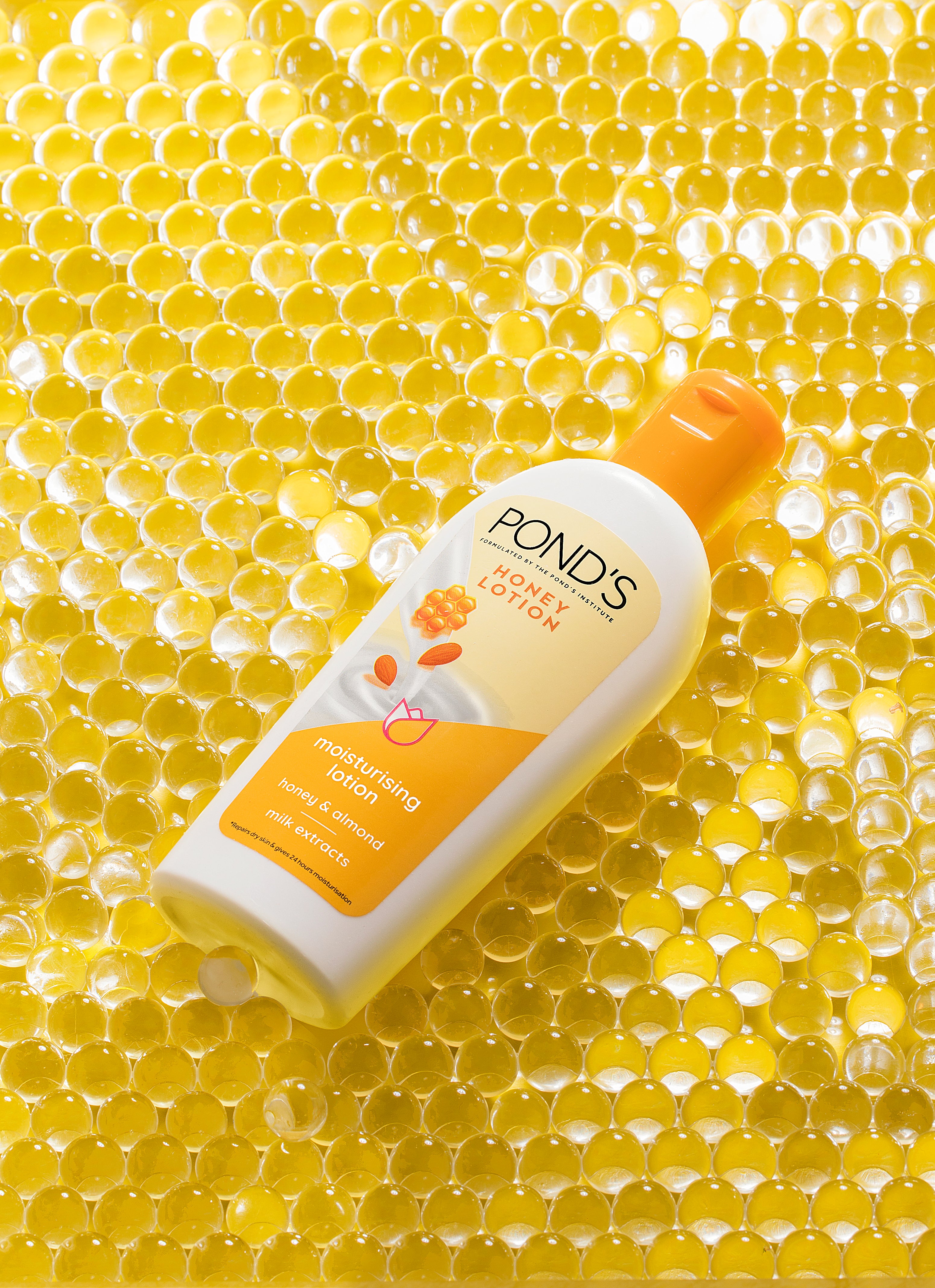 Ponds lotion Honey and Almond 100Ml