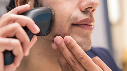 Philips - Shaver series 1000 Wet or Dry electric shaver S1121/40