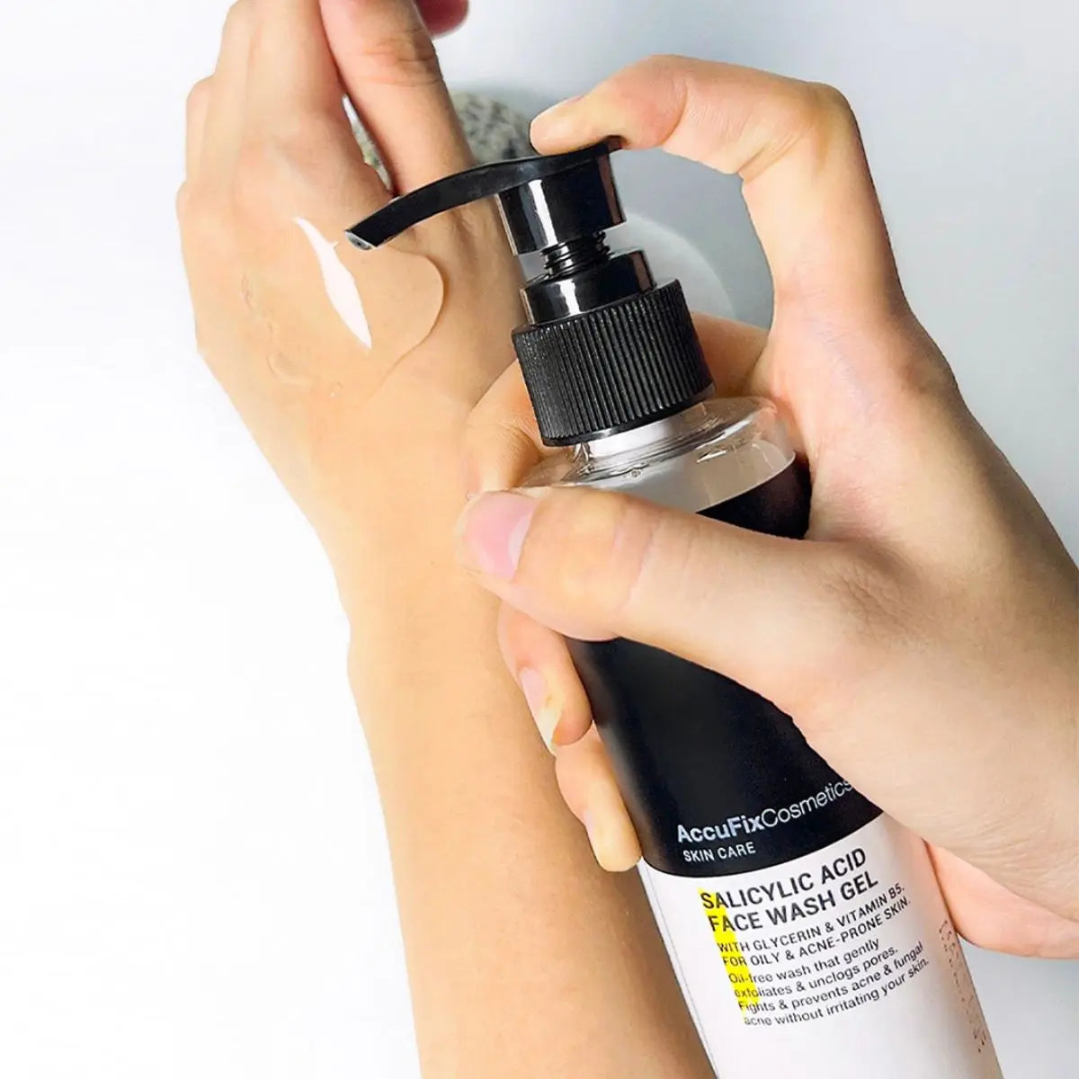 Salicylic Acid Gel Face Wash texture | AccuFix Cosmetics