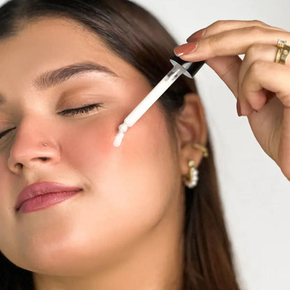 Texture of Salicylic Acid Serum | AccuFix Cosmetics