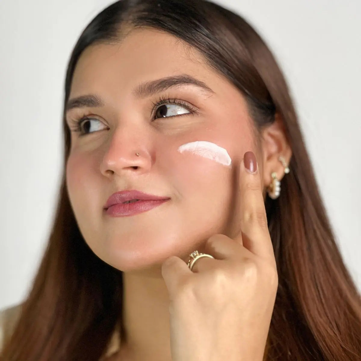 Smooth Texture of Salicylic Acid Cleanser - AccuFix Cosmetics